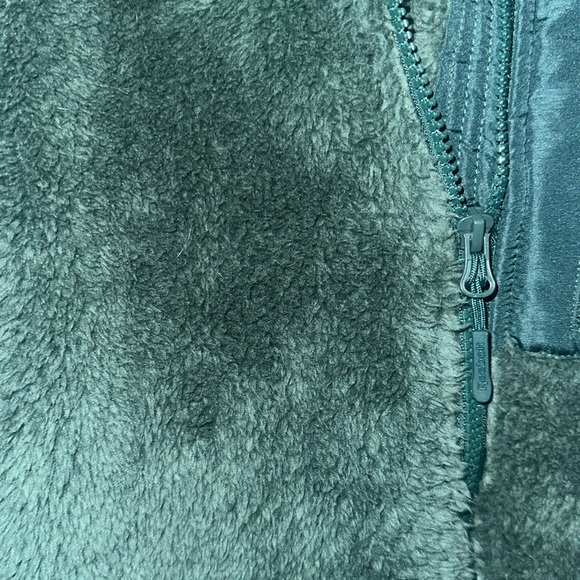NWT Women’s Green Reebok Faux Fur Hooded Jacket-Size S - Picture 6 of 6